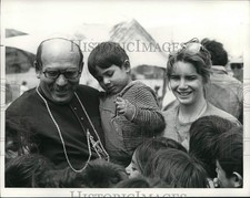 1983 Press Photo Actors Rene Enriquez & Melissa Gilbert em "Escolhas do Coração" comprar usado  Enviando para Brazil