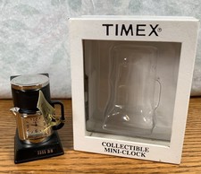 Mini relógio Timex cafeteira 3” metal de qualidade pesada, ótimo presente, precisa de bateria comprar usado  Enviando para Brazil