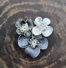 Broche MAGNÉTICO Broche Flor Gris, Blanco y Plateado. Broche sin pin segunda mano  Embacar hacia Mexico