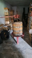 Torchio per uva usato  Val di Nizza