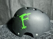 Skaterhelm fahrradhelm skatebo gebraucht kaufen  Berlin
