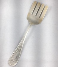 Usado, Ótimo garfo floral gravado à mão de peixe/sardinha esterlina - 6 1/2" - Mono B comprar usado Usado, Ótimo garfo floral gravado à mão de peixe/sardinha esterlina - 6 1/2" - Mono B comprar usado  Enviando para Brazil