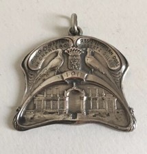 Rare medaille pendentif d'occasion  Le Lavandou