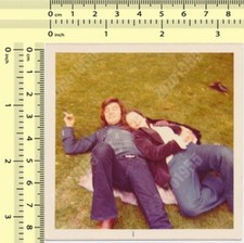 Usado, Cobertor de casal piquenique fumar cigarro cabelo longo hippie foto antiga comprar usado  Enviando para Brazil