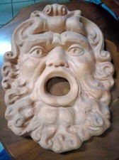 Mascherone fontana nettuno usato  Italia