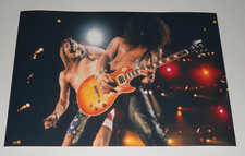 Usado, Pôster colorido grande Axl Rose / Slash Guns 'n' Roses 1992 turnê 19"x13" comprar usado Usado, Pôster colorido grande Axl Rose / Slash Guns 'n' Roses 1992 turnê 19"x13" comprar usado  Enviando para Brazil