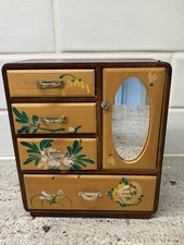 Caixa de joias cômoda com gavetas e guarda-roupa madeira pintada à mão casa de bonecas MCM Japão comprar usado Caixa de joias cômoda com gavetas e guarda-roupa madeira pintada à mão casa de bonecas MCM Japão comprar usado  Enviando para Brazil