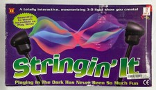 Stringin' It 90's Vintage 3D Iluminado Cordas Luz Show Brinquedo Festa Brilho Estroboscópio comprar usado  Enviando para Brazil