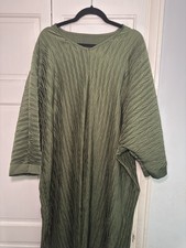 Elegant emerald green for sale Elegant emerald green for sale  LUTON