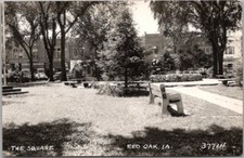 1940s RED OAK, Iowa RPPC cartão postal foto real "THE SQUARE" fonte / bancos comprar usado  Enviando para Brazil