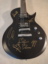 Guitarra autografada Breaking Benjamin  comprar usado Guitarra autografada Breaking Benjamin  comprar usado  Enviando para Brazil