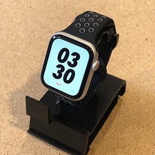 Apple Watch Series 6 Nike (GPS) 44mm estojo prata com pulseira esportiva preta/cinza M/G comprar usado  Enviando para Brazil