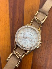 Usado, Relógio feminino Fossil mostrador múltiplo moldura de strass tom dourado 37mm - Nova bateria comprar usado  Enviando para Brazil