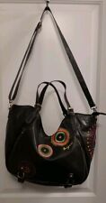 Bolsa de ombro Desigual preta designer com designs bordados e zíper comprar usado  Enviando para Brazil
