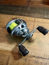 Carretel de lançamento de isca Daiwa Strikeforce 100H destro 6.3:1 comprar usado  Enviando para Brazil