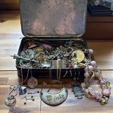 Tin jewellery bits. for sale  SUNDERLAND