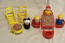 Używany, Vintage Fisher Price Little People Stolik homara Lounge i krzesła kapitanów 11 szt. na sprzedaż  Wysyłka do Poland