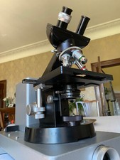 Microscópio binocular vintage Wild Heerbrugg modelo M12 e iluminador base década de 1980 comprar usado  Enviando para Brazil