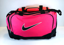 Bolsa de viagem feminina Nike rosa e preta leve com bolso externo ventilado em excelente estado usado comprar usado Bolsa de viagem feminina Nike rosa e preta leve com bolso externo ventilado em excelente estado usado comprar usado  Enviando para Brazil