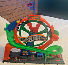 CONJUNTO DE PISTA E CARRO HKX46 montado em excelente estado usado Hot Wheels luzes giratórias de roda gigante, usado comprar usado  Enviando para Brazil