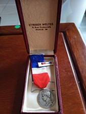 Médaille argent ministère d'occasion Médaille argent ministère d'occasion  Saint-Pierre-du-Mont