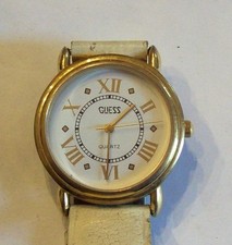 Usado, Belo relógio Guess tom branco e dourado - TLC comprar usado  Enviando para Brazil