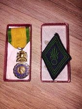 Petit lot médaille d'occasion  Laval