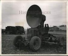 1954 Press Photo Equipamento de antena parabólica do Exército dos Estados Unidos e caminhões em campo, usado comprar usado  Enviando para Brazil