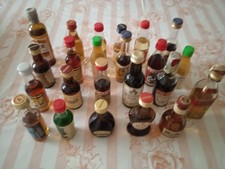 Bottigliette liquori mignon usato  Valenzano