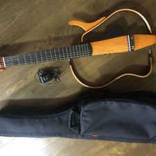 Usado, Guitarra clássica silenciosa Yamaha SLG-130NW com cabo de alimentação e estojo macio comprar usado  Enviando para Brazil