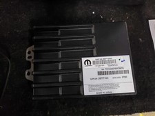 Amplificador 19 20 WRANGLER, com controle ativo de ruído (opcional JLW) ID# 68471120AA comprar usado  Enviando para Brazil
