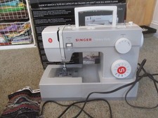 Máquina de costura resistente SINGER LIMPA funciona comprar usado Máquina de costura resistente SINGER LIMPA funciona comprar usado  Enviando para Brazil