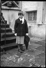 Young girl staircase d'occasion  Expédié en Belgium