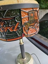 Usado, Antiga mesa anos 70 Ford Dealer lp estilo Tiffany luz de mesa vidro manchado falso, chip pequeno comprar usado  Enviando para Brazil