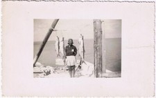 Cartão postal RPPC peixe grande com dama no barco, usado comprar usado  Enviando para Brazil