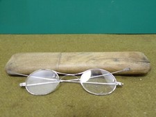 Glasses regulatory hairy d'occasion  Expédié en Belgium