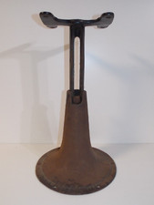 Antiga base de cadeira escolar industrial Kenny Bros Wolkins Boston ferro fundido ajustável comprar usado Antiga base de cadeira escolar industrial Kenny Bros Wolkins Boston ferro fundido ajustável comprar usado  Enviando para Brazil