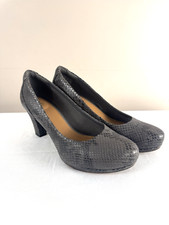 Clarks womens artisan for sale  Bethel
