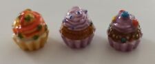 Different cup cake d'occasion  Expédié en Belgium