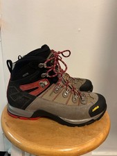 Men asolo fugitive for sale  Portland