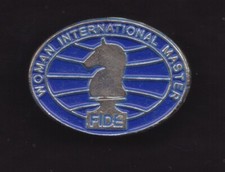 PIN MESTRE INTERNACIONAL FEMININO FEDERAÇÃO INTERNACIONAL DE XADREZ (FIDE). AZUL comprar usado PIN MESTRE INTERNACIONAL FEMININO FEDERAÇÃO INTERNACIONAL DE XADREZ (FIDE). AZUL comprar usado  Enviando para Brazil