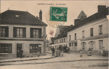 Cpa vaudoy carrefour d'occasion  Expédié en France