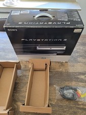 Używany, Konsola Sony PlayStation 3 60GB wstecznie kompatybilna CECHC04 PS3 oryginalne opakowanie 2 kontrolery na sprzedaż  Wysyłka do Poland