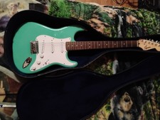 Squier stratocaster with d'occasion  Expédié en Belgium