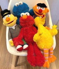 Kaws sesame street d'occasion  Expédié en Belgium