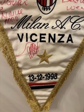 Gagliardetto milan autografato usato  Nocera Inferiore