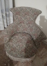 Poltrona rivestita fiori usato  Reggio Emilia