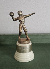 Troféu de futebol vintage prêmio de quatro anos base de plástico metal 7" de altura 1949-52 comprar usado  Enviando para Brazil