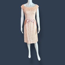 Vestido justo feminino vintage década de 1950 rosa claro renda cetim laço tiara XS/S comprar usado  Enviando para Brazil