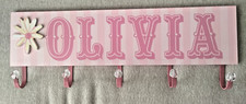 Cabide/chapéu rosa infantil nome quarto infantil OLIVIA 24"X6" comprar usado  Enviando para Brazil